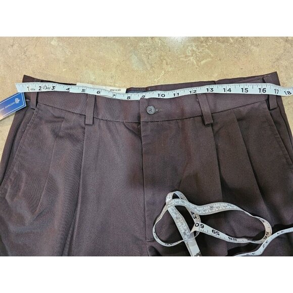 NWT Men's Dockers Classic Fit Khaki Brown Pleated Pants 34X30 Irregular READ - Picture 5 of 9